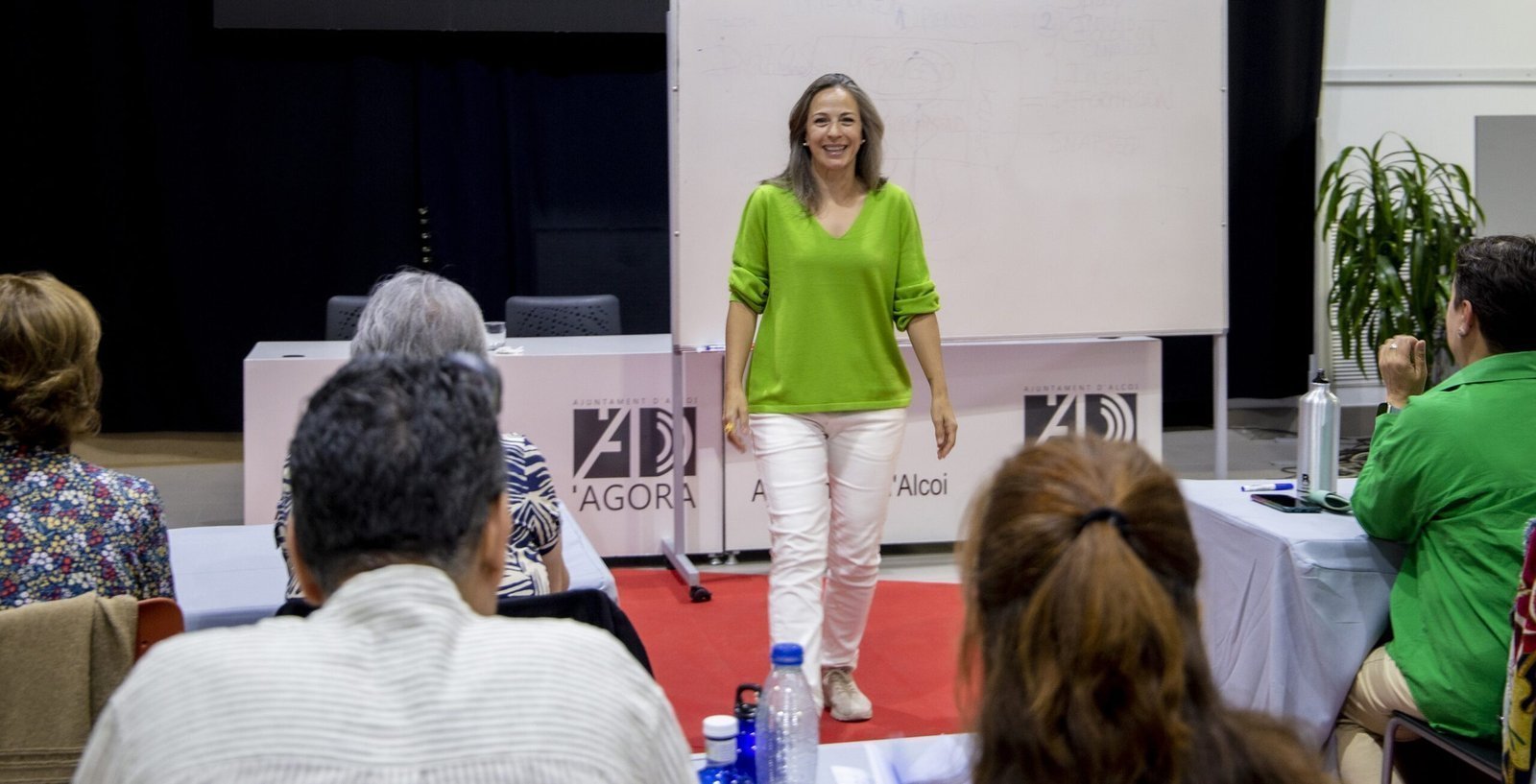 Conferencia de Amada Selina